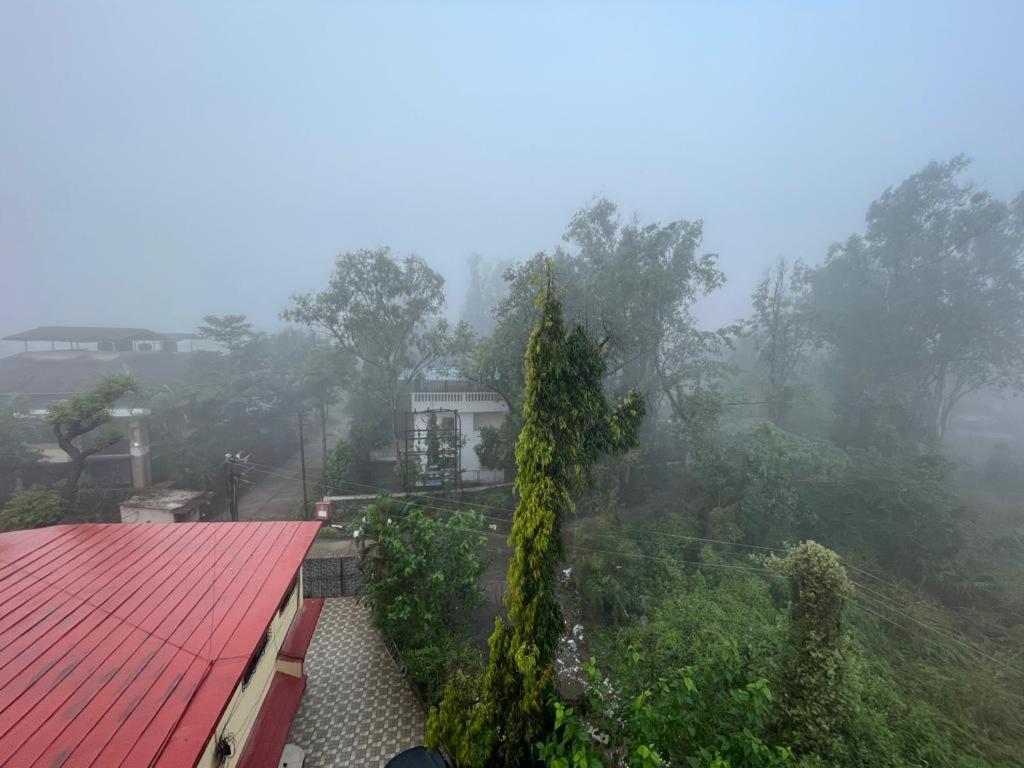 Hotel Phoenix Lonavala Exterior foto